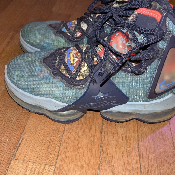 Nike LeBron Fast Food Basketball shoes - Picture 2 of 5